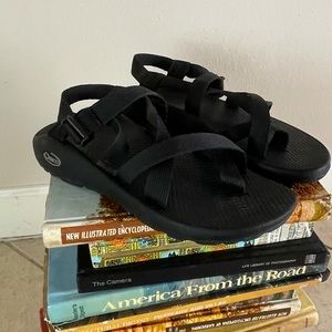 Black Strappy Chaco’s Hiking Sandals US Women’s 9